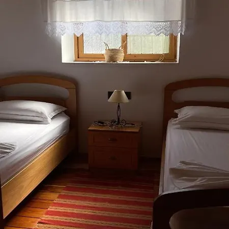 Hostel Ana Berat