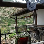 Ana *