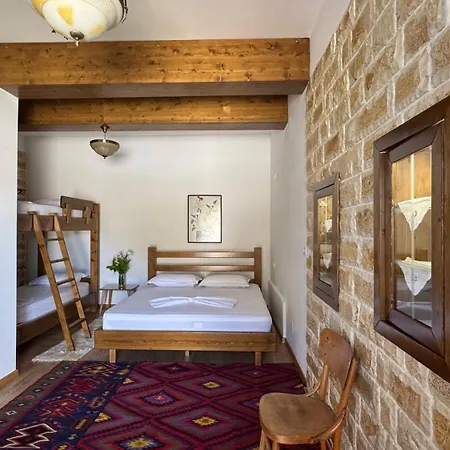 Ana بيت شباب بيرات