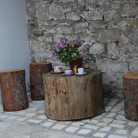 Hostel Ana Berat