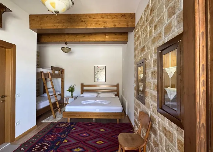 Ana Auberge de jeunesse Berat